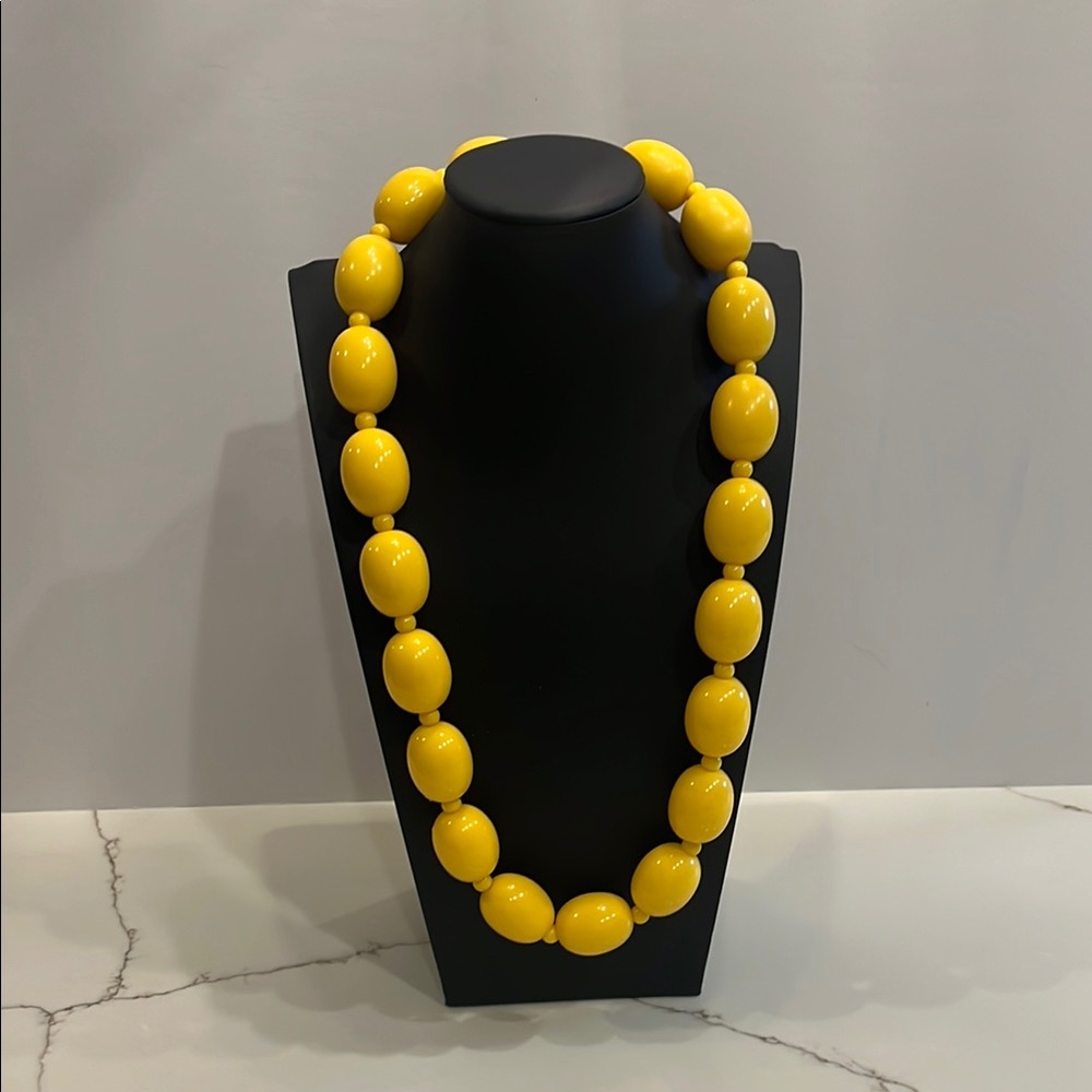 30” Big chunky Yellow Beaded Necklace Lobster clasp. Great for Summer.